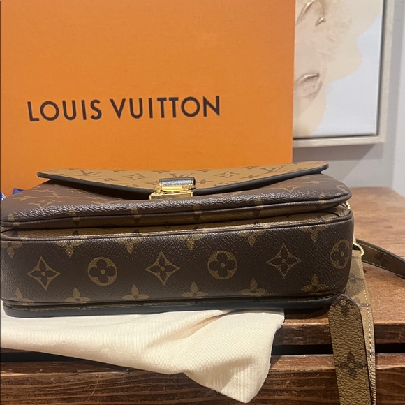 Louis Vuitton Pochette Métis - Picture 5 of 11